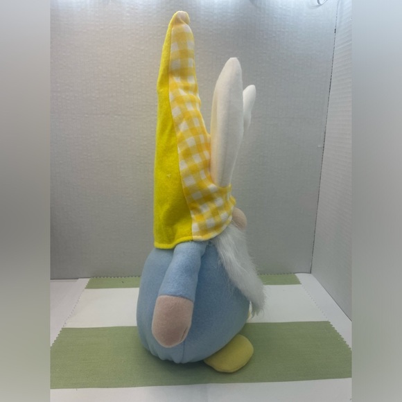 Spring/Easter Bunny Gnome - Picture 6 of 11